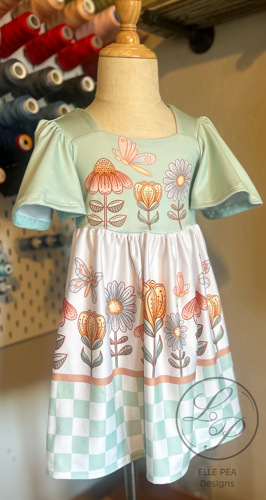 Laurel Flutter Sleeve Dress (Youth) Green Cottontail